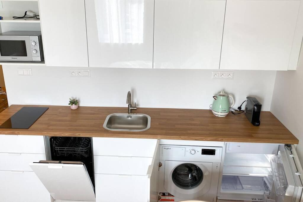 Cute Studio In Old Town Bratislava Luaran gambar