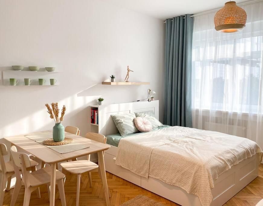 Cute Studio In Old Town Bratislava Luaran gambar
